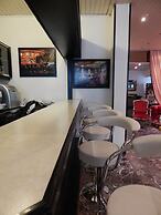 Montree Hotel