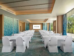 Pullman Phuket Karon Beach Resort