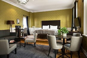 Home Hotel Plaza