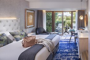 Vineyard Hotel