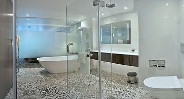 Vineyard Hotel