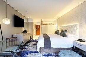Vineyard Hotel