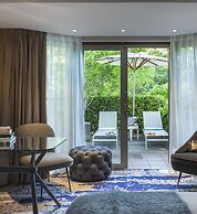 Vineyard Hotel
