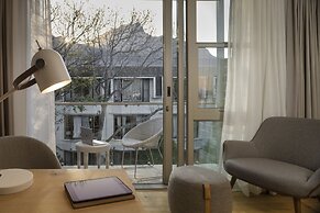 Vineyard Hotel