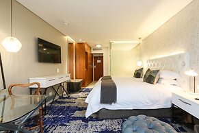 Vineyard Hotel