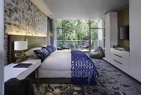 Vineyard Hotel