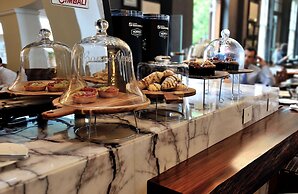Vineyard Hotel
