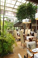 Vineyard Hotel