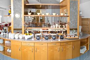 Fairway Hotel