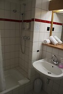 Acron Hotel