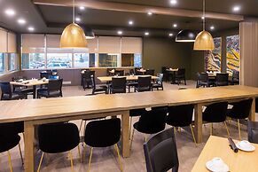DoubleTree by Hilton Calgary North