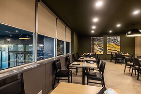 DoubleTree by Hilton Calgary North