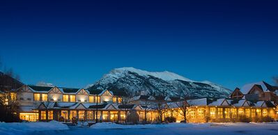 Coast Canmore Hotel & Conference Centre