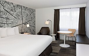 Coast Canmore Hotel & Conference Centre