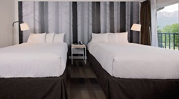 Coast Canmore Hotel & Conference Centre