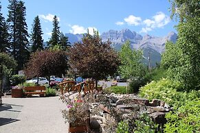 Coast Canmore Hotel & Conference Centre