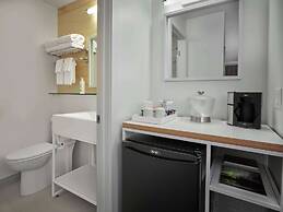 Coast Canmore Hotel & Conference Centre