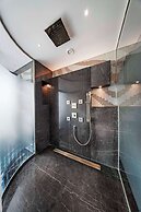 Radisson Blu Hotel & Suites GRT Chennai