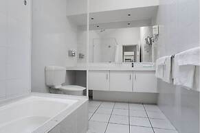 Nautilus Beachfront Villas & Spa