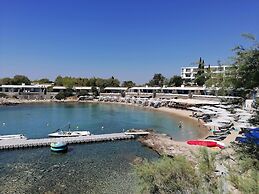 Grand Resort Lagonissi