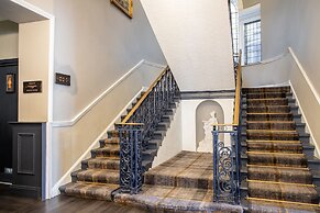 Arnos Manor Hotel