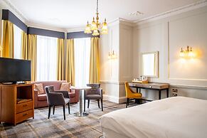 Arnos Manor Hotel
