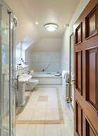 Earls Court House Hotel