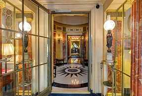 L'Hotel