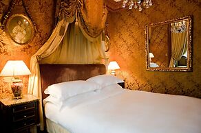 L'Hotel