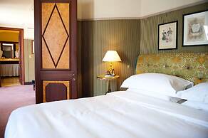 L'Hotel