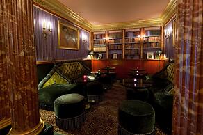 L'Hotel