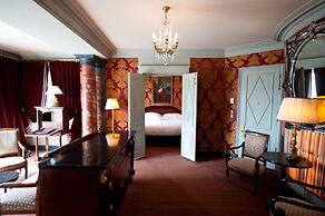 L'Hotel