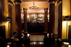 L'Hotel