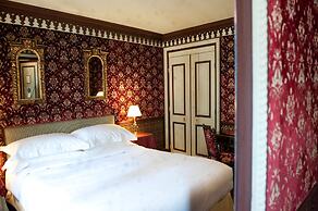 L'Hotel