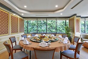 Twin Towers Hotel