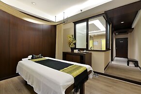 Twin Towers Hotel
