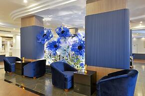 Twin Towers Hotel