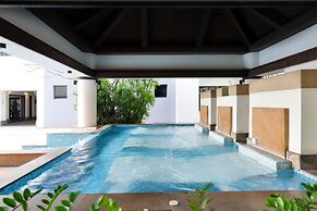 Twin Towers Hotel