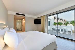 Twin Towers Hotel