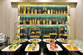 Twin Towers Hotel
