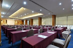 Twin Towers Hotel