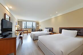Twin Towers Hotel