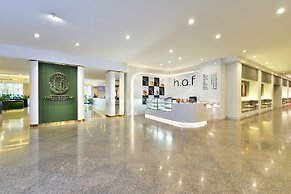 Twin Towers Hotel