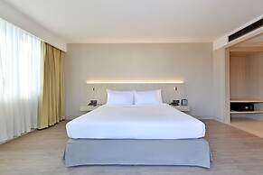 Twin Towers Hotel