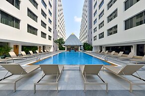 Twin Towers Hotel