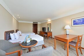 Twin Towers Hotel