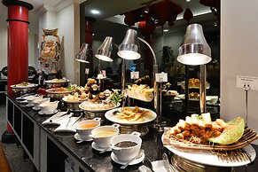 Twin Towers Hotel