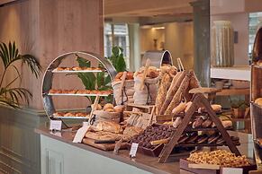 Melia White House Hotel