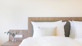 Garner Hotel Dusseldorf Main Station by IHG