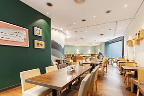 Garner Hotel Dusseldorf Main Station by IHG